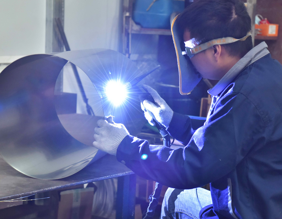 保證每一臺溶劑回收機的高品質